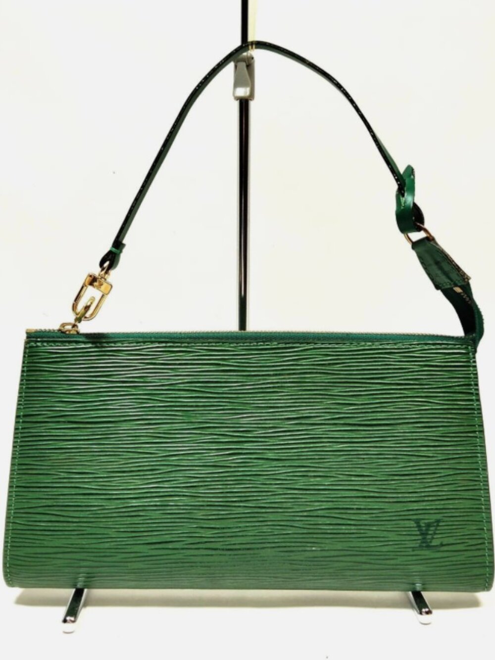 LOUIS VUITTON Pochette Accessoires Green Epi